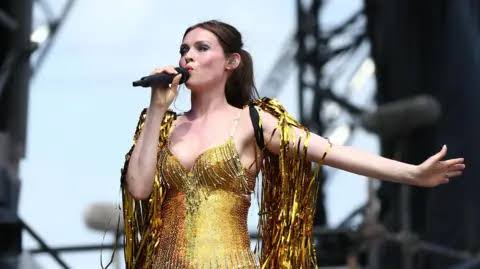 Sophie Ellis-Bextor vuelve a hacer magia (y sí, hay vida más allá del «Murder on the Dancefloor»)