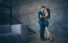 ¿A dónde se fue «el momento de las lentas»? De bailar pegados a la era del perreo y el DM